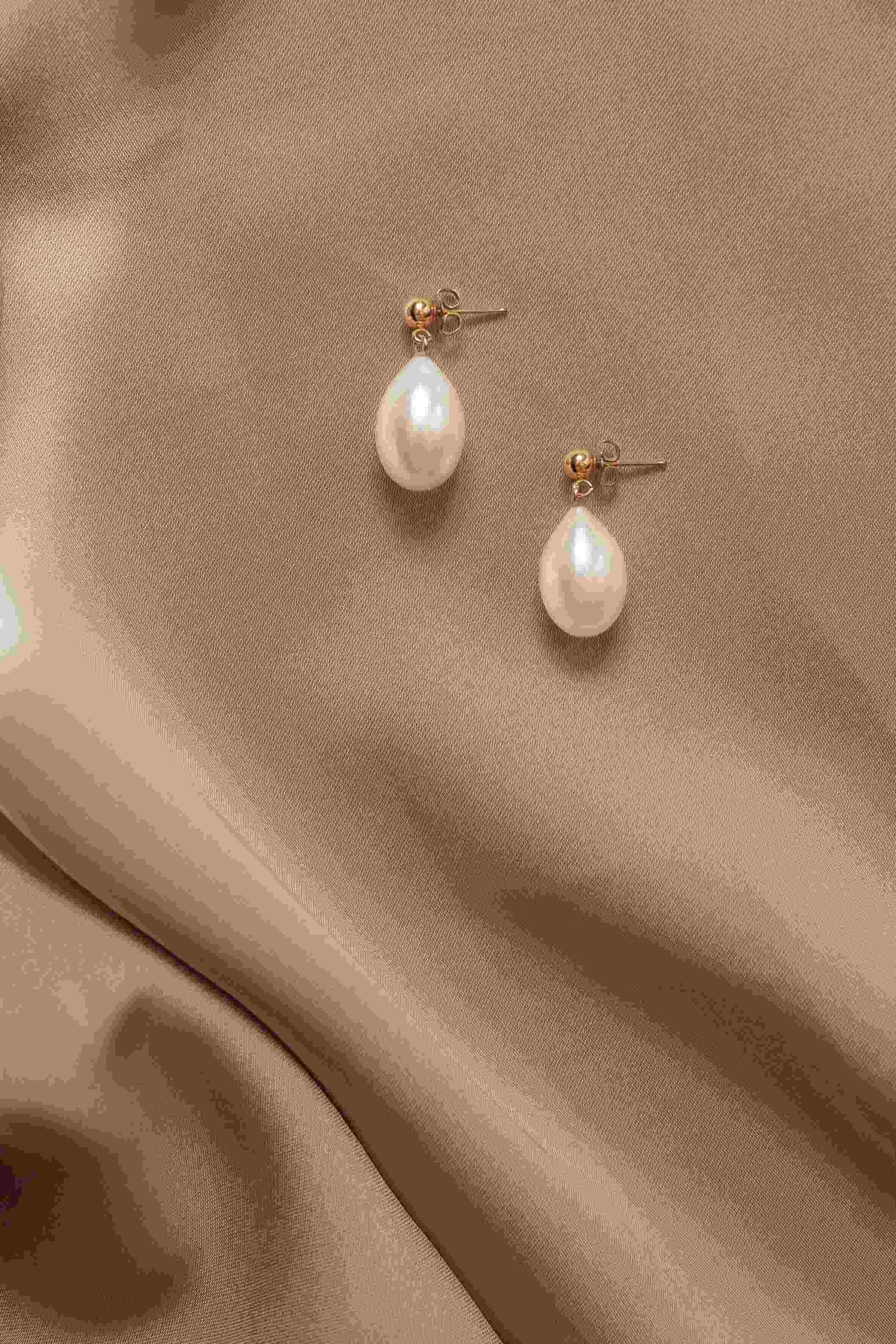 Giulia Pearl Earrings